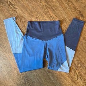 Aerie Chill play move blue leggings small